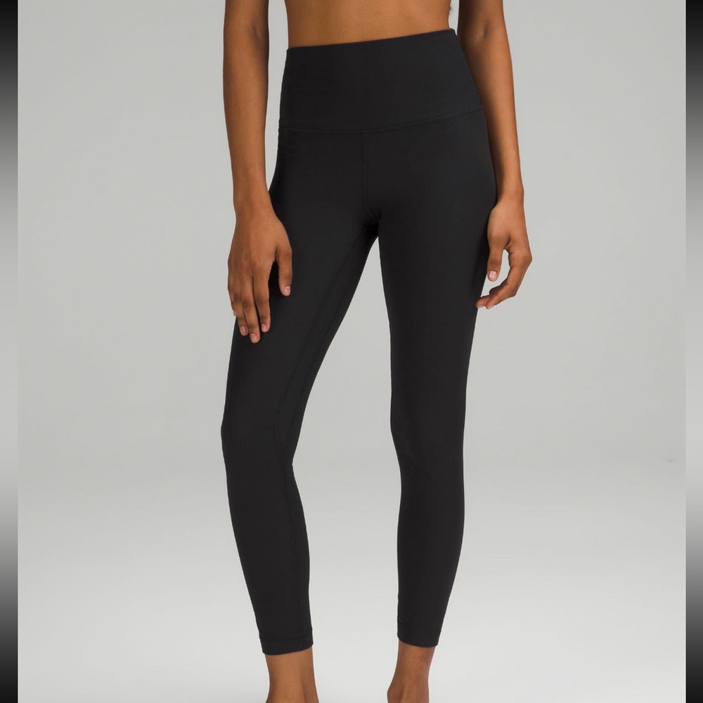 lulu Black Women's ribbed Leggings 25”